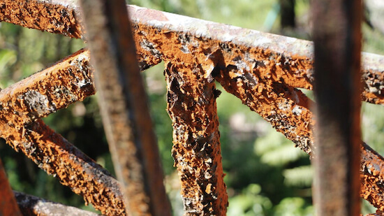 Remove Rust On Metal Fence